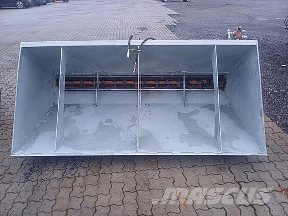 Globus GSK 1600 Sand and salt spreaders