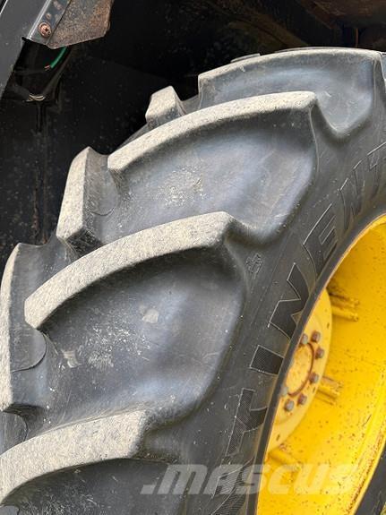John Deere 2040 Tractors