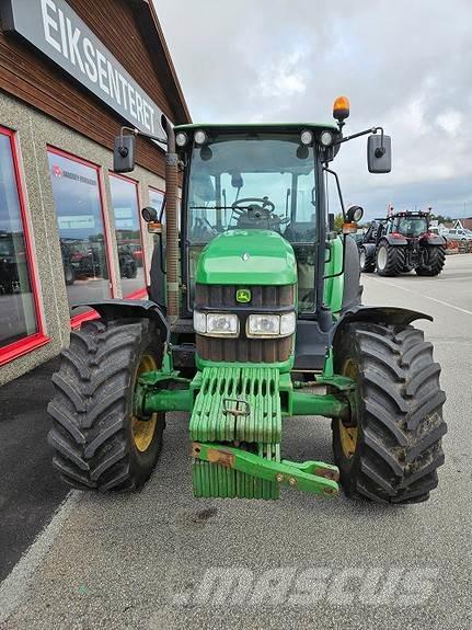 John Deere 5820 Tractors