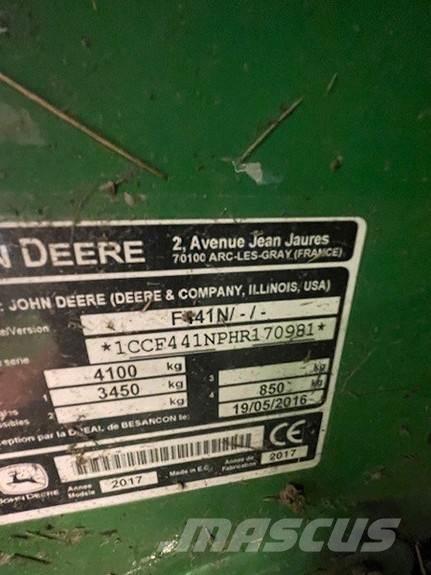 John Deere F441 Round balers