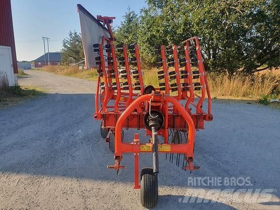 Kuhn GA 4121 GM Windrowers