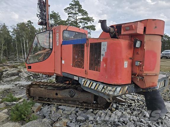 Sandvik DX780 Surface drill rigs
