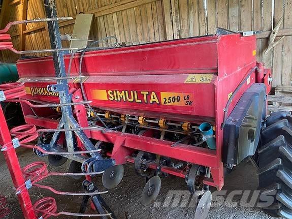 Simulta 2500 LB/SK Mineral spreaders