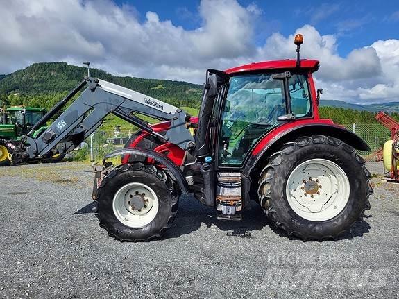 Valtra N 104 H5 Tractors
