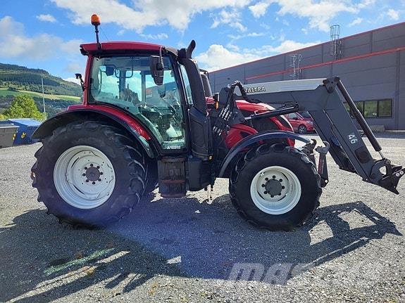 Valtra N 104 H5 Tractors