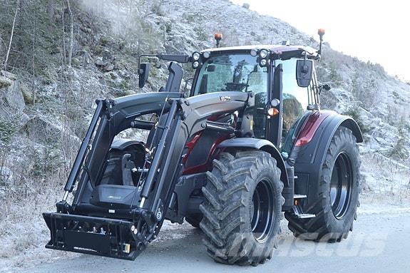 Valtra N174 Versu Tractors