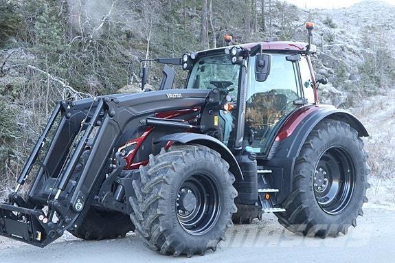 Valtra N174 Versu Tractors