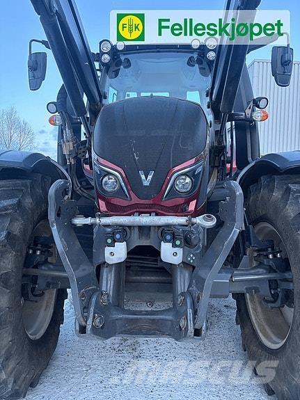 Valtra N174 Versu Tractors