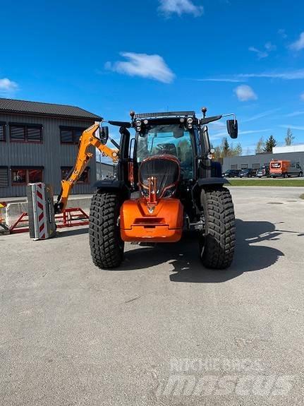 Valtra N175D Tractors