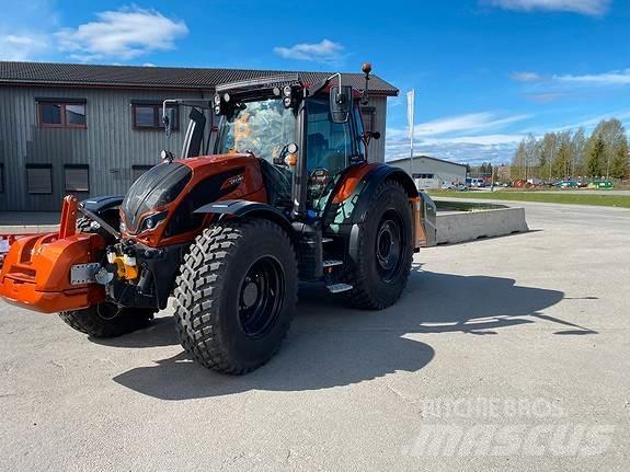 Valtra N175D Tractors