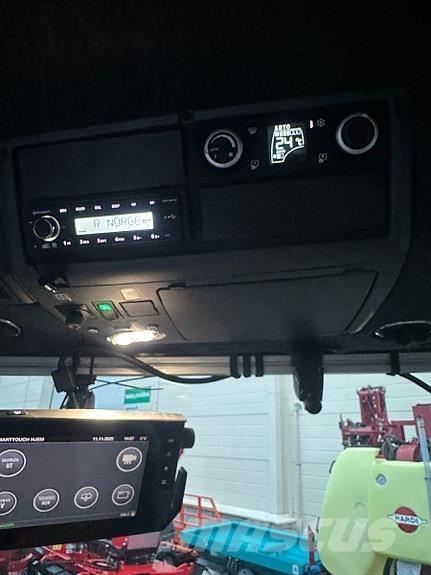 Valtra N175D Tractors