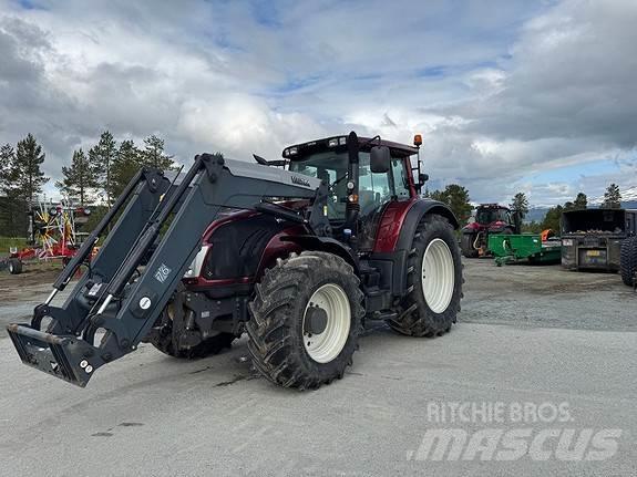 Valtra T203 Tractors