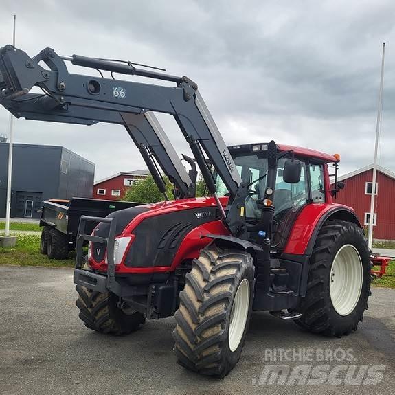 Valtra T213 VERSU Tractors