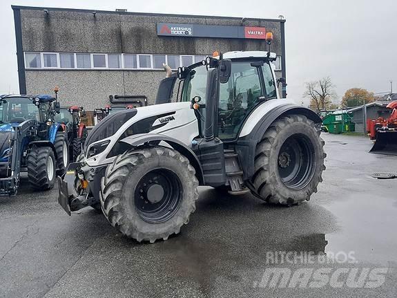 Valtra T234 Tractors