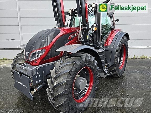 Valtra T235 Tractors