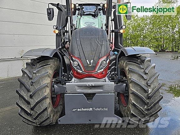 Valtra T235 Tractors