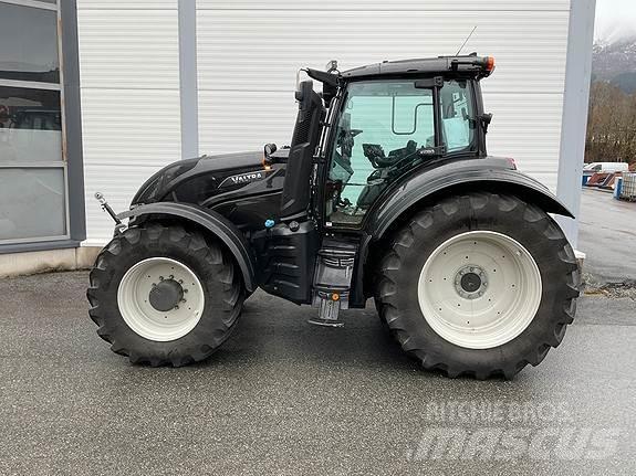Valtra T235D Tractors