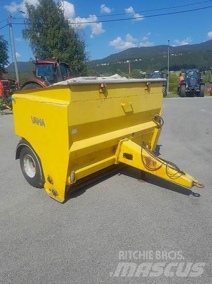 Vama 3500L Sand and salt spreaders