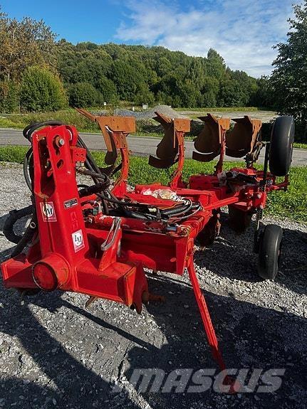 Vogel & Noot M800 Conventional ploughs