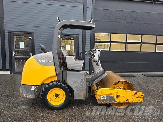 Volvo SD25 Asphalt pavers