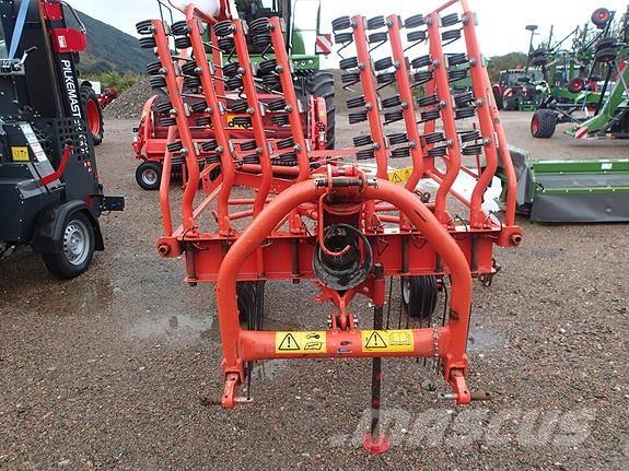   Other forage harvesting equipment