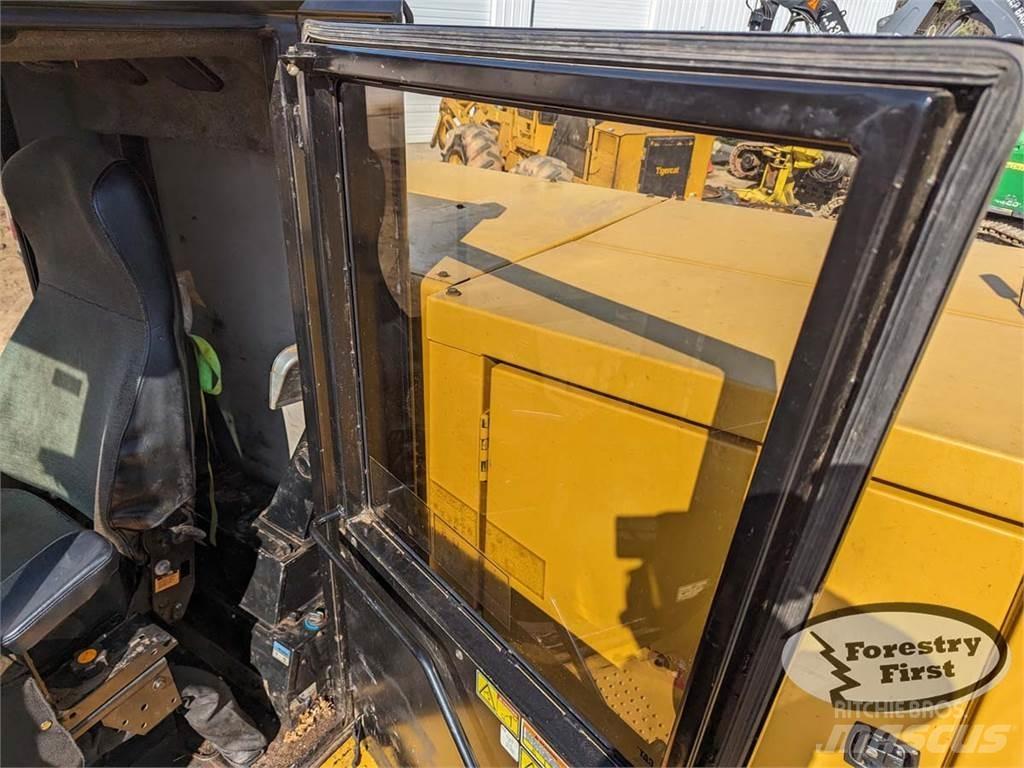 CAT 559D Knuckleboom loaders
