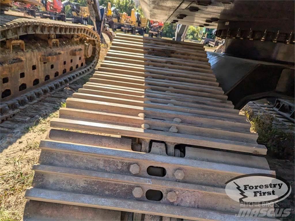 John Deere 2156G Knuckleboom loaders