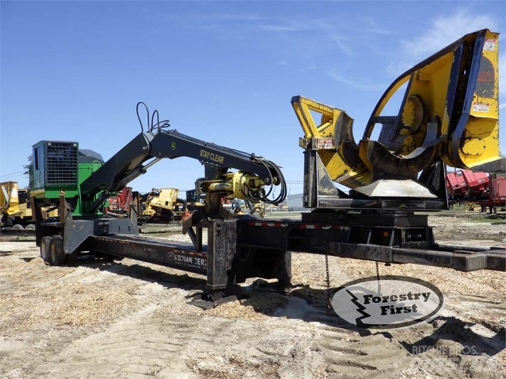 John Deere 437E Knuckleboom loaders