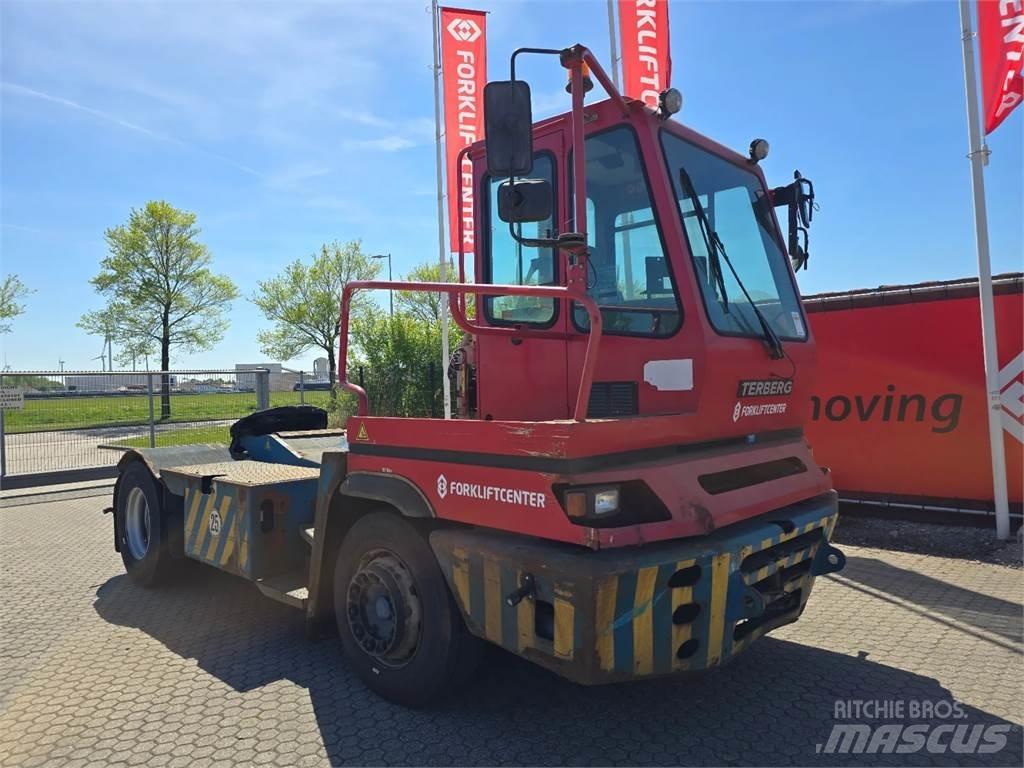 Terberg YT222 Terminal tractors