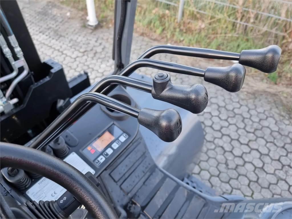 Toyota 8FD70F Diesel trucks