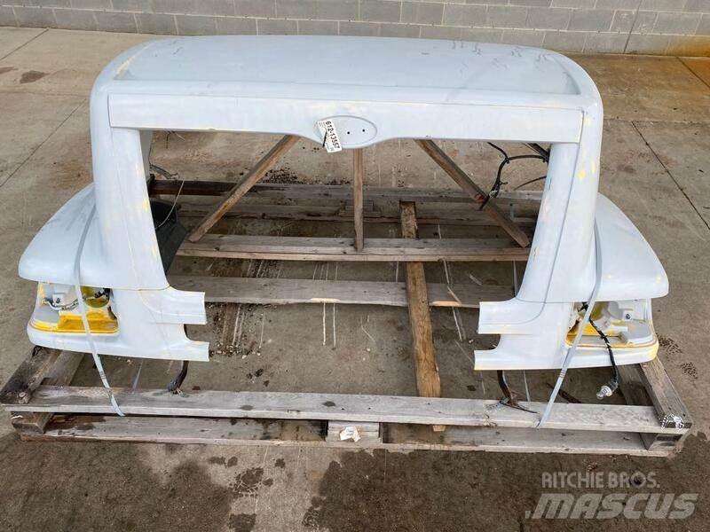 Ford L8501 Cabins and interior