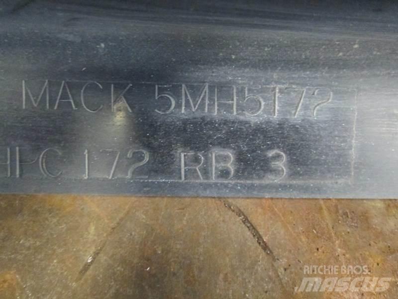 Mack MP7 Transportation - Others