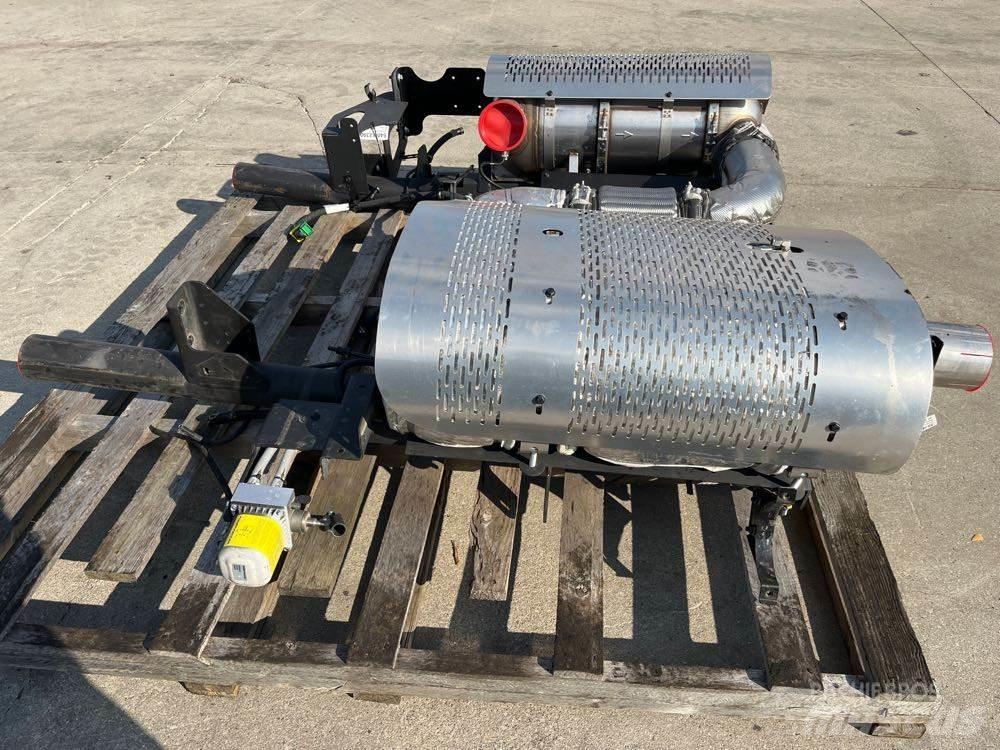 Mack MP7 Transportation - Others