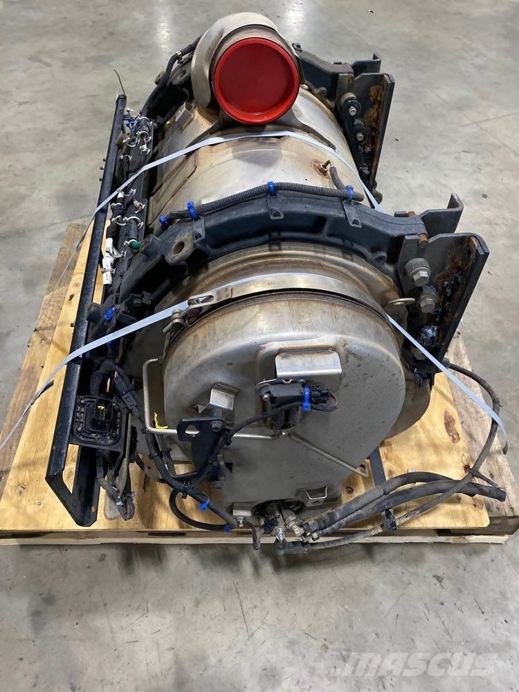 Mack MP8 Transportation - Others