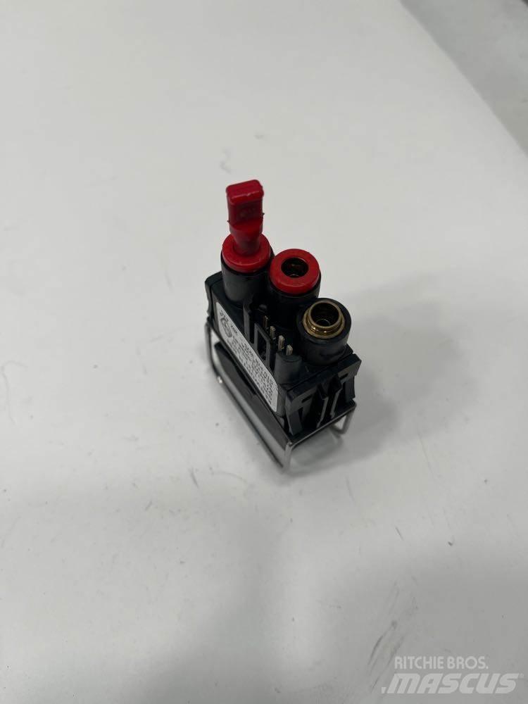 Paccar  Electronics