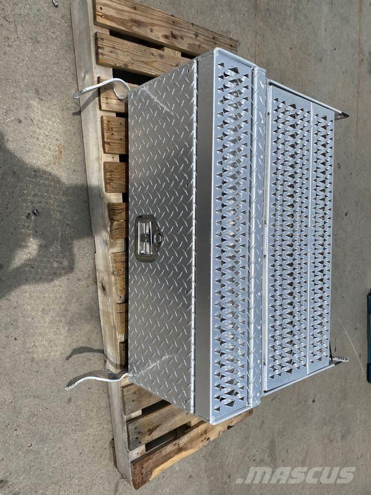 Peterbilt  Transportation - Others