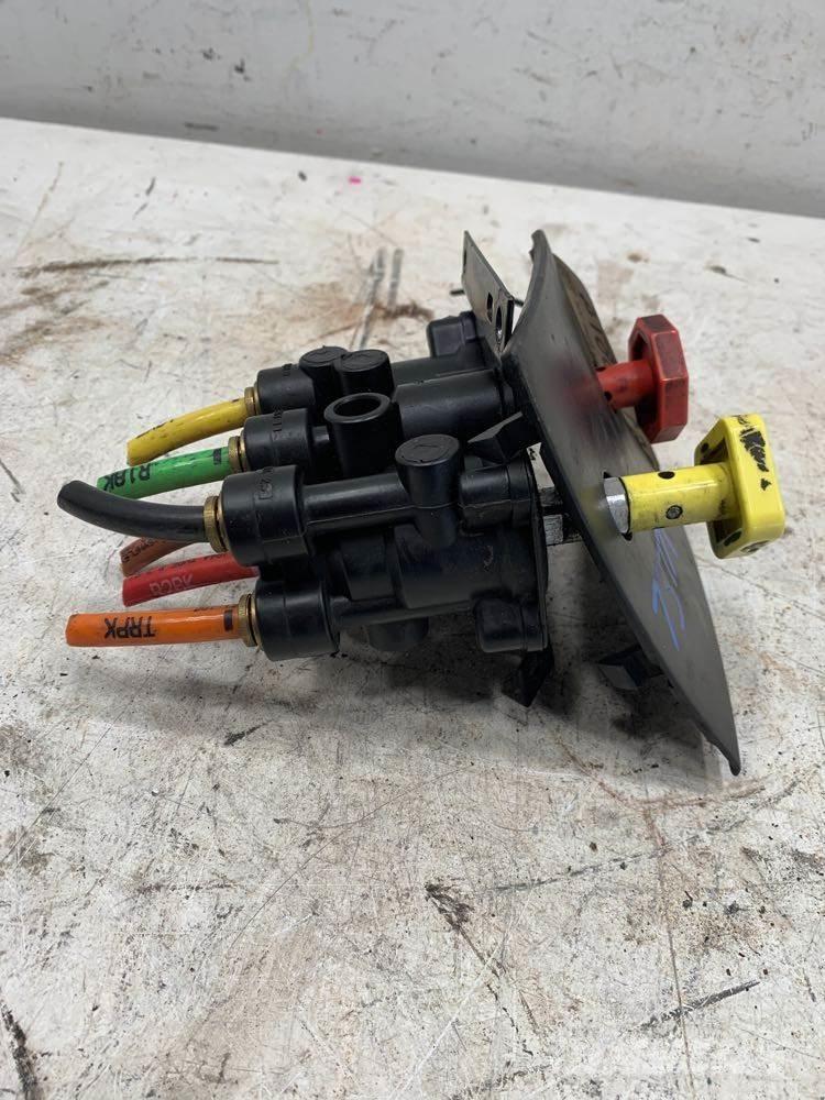 Volvo VNL Transportation - Others