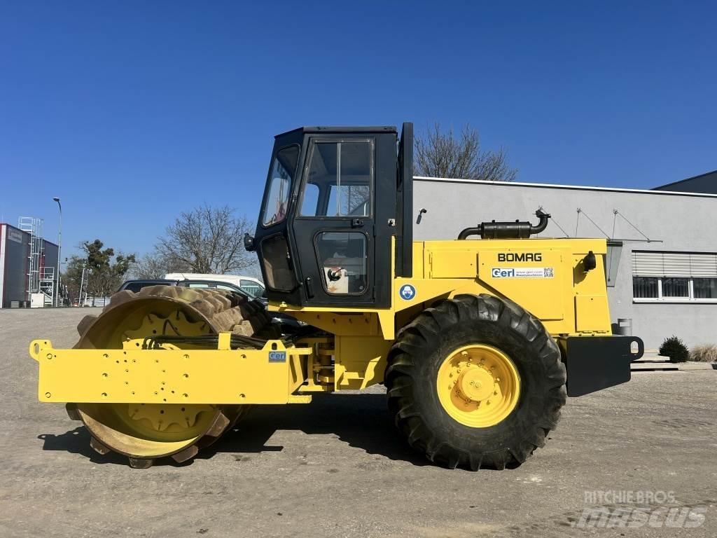 JCB Vibromax W 1402 PD Single drum rollers