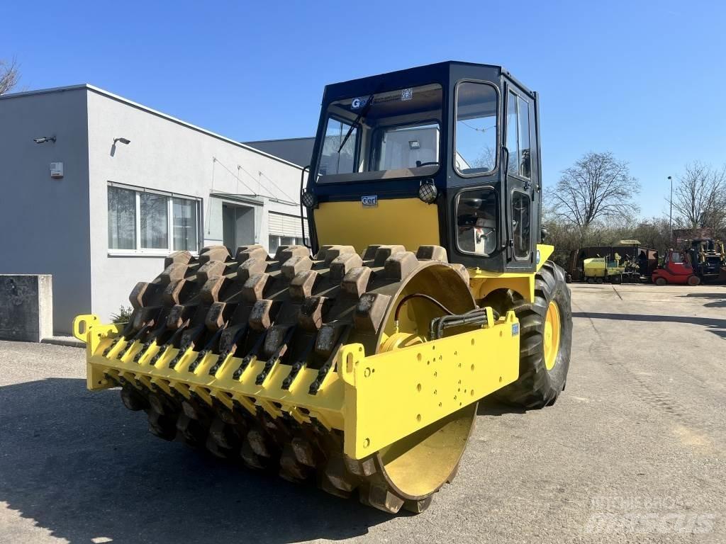 JCB Vibromax W 1402 PD Single drum rollers