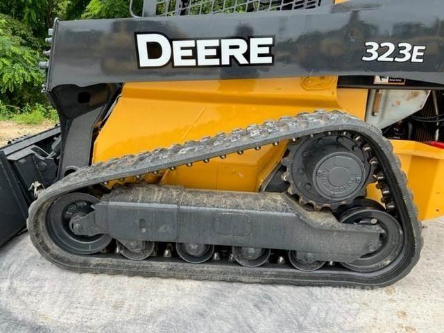 John Deere 323E Skid steer loaders