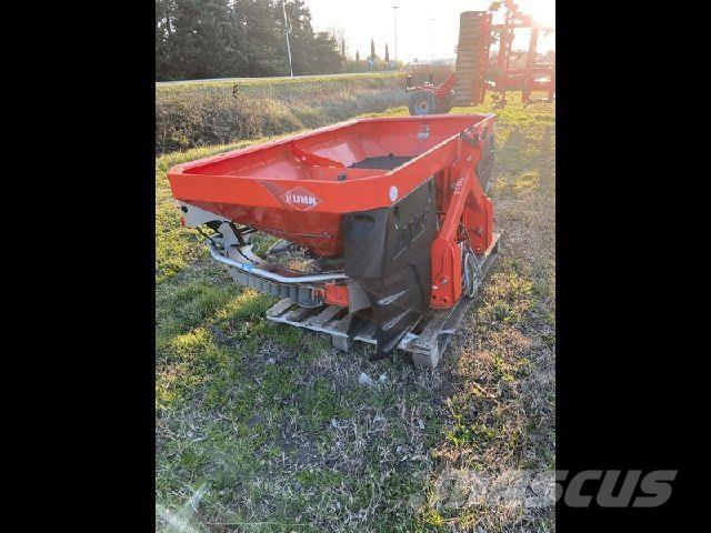 Kuhn AXIS 20.1W Mineral spreaders