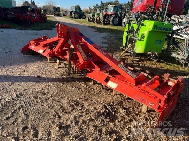 Kuhn HR404 Harrows