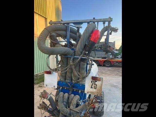Thomas TTZ 800 Trailed sprayers