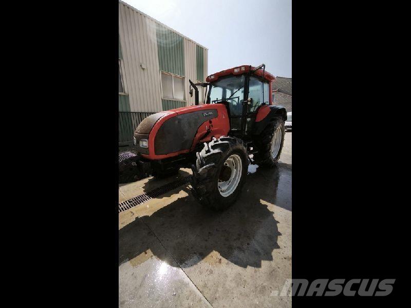 Valtra T140 Tractors