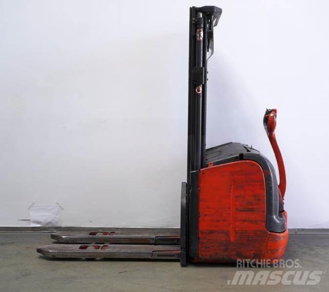Linde L 14 372 Self propelled stackers