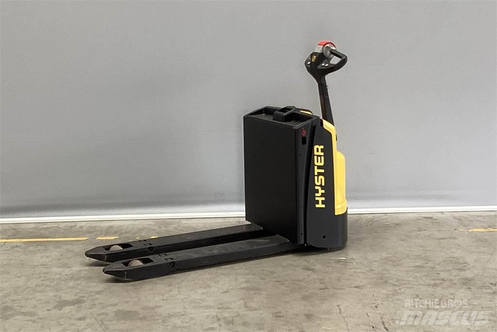 Hyster P1.6 Pedestrian stacker