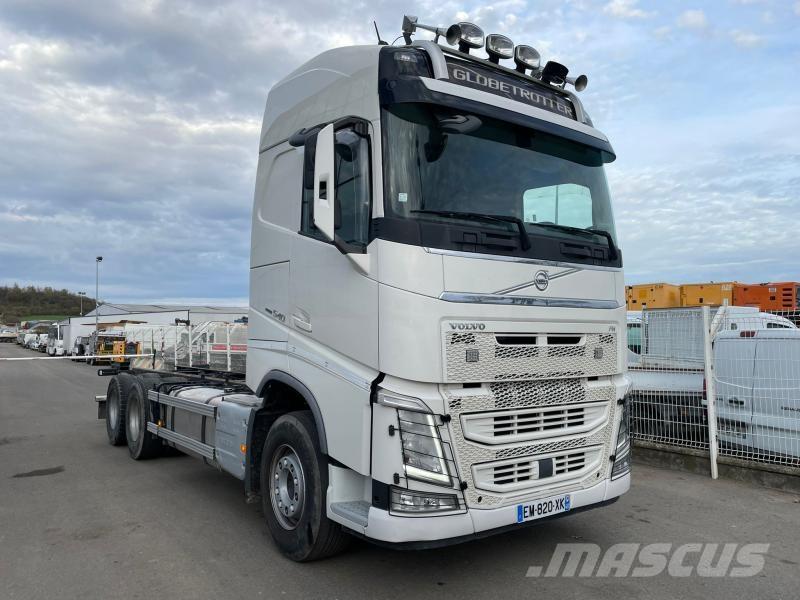 Volvo 540 Chassis Cab trucks