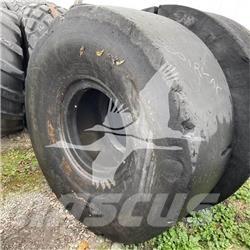Toyo 26.5X25 Tyres, wheels and rims