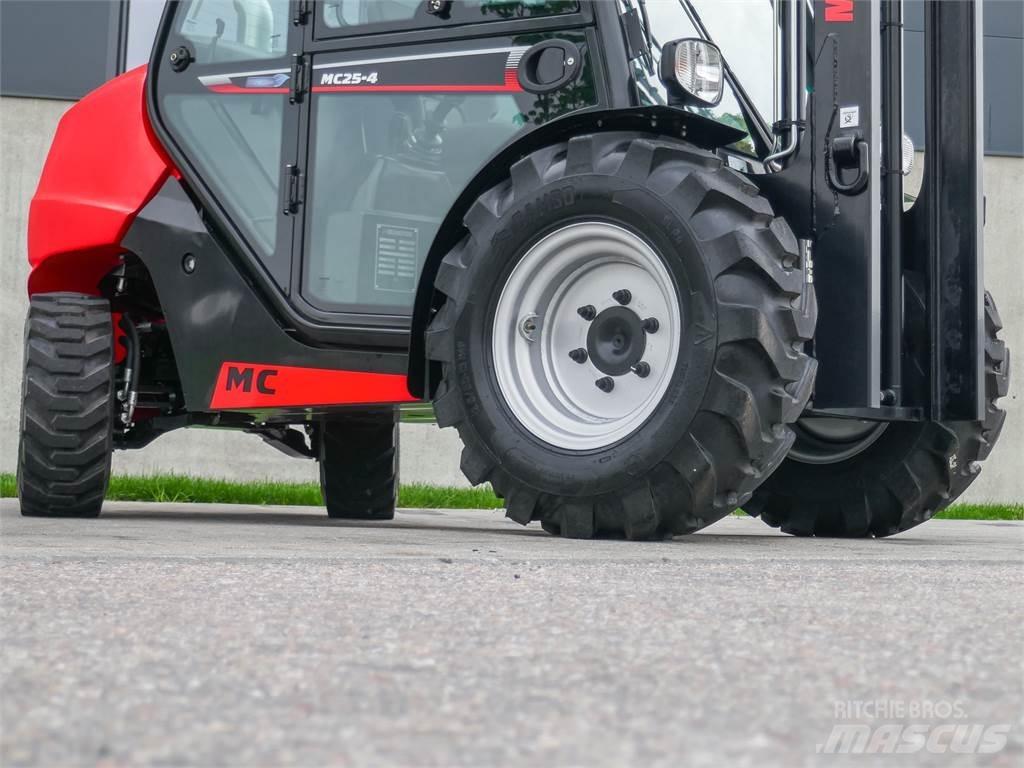 Manitou MC 25-4 Rough terrain trucks