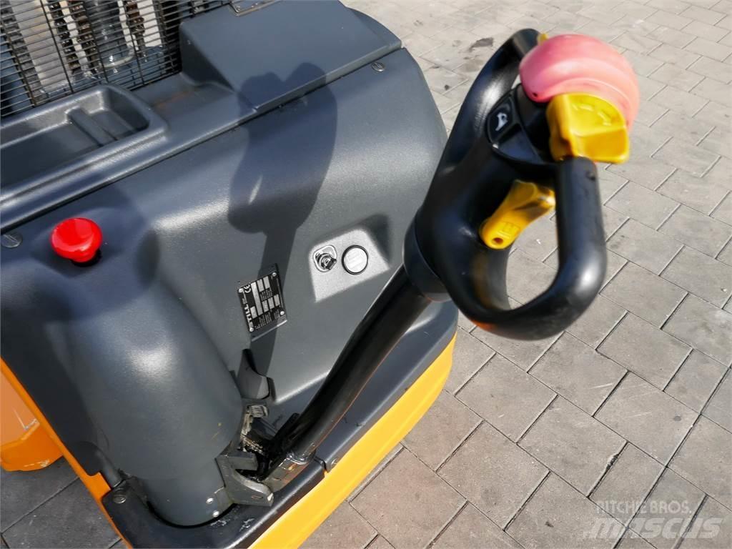 Still EGP 14 Pedestrian stacker